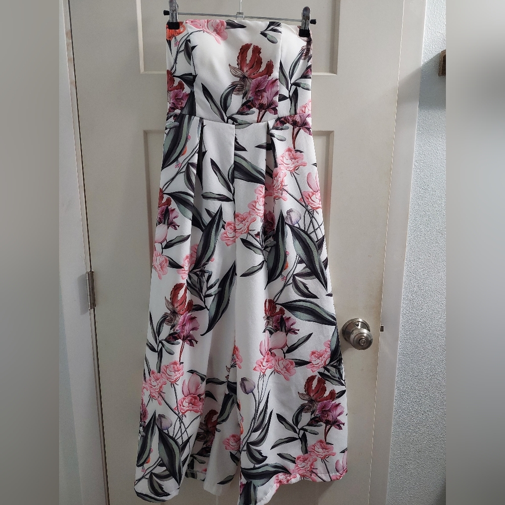 NWOT strapless wide leg romper-Barbie pink and white